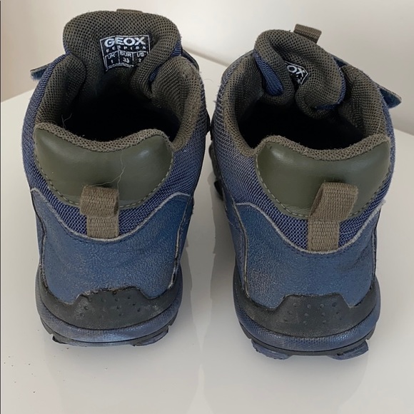 Boys Geox Respira Waterproof Winter Runners - Picture 2 of 8